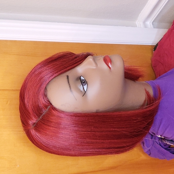 Red Side-Part Bob Wig - Picture 5 of 5
